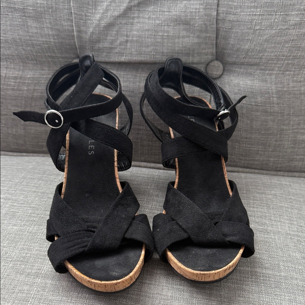 Aerosoles Sexy Black Strappy Sandals